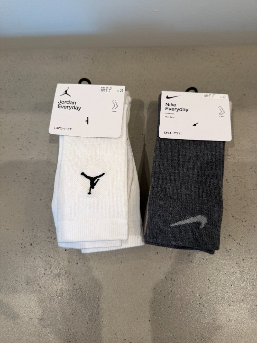 Nike Jordan Everyday Dri-FIT Crew Socks 5 Pairs — White + Wool Gray, M 6-10